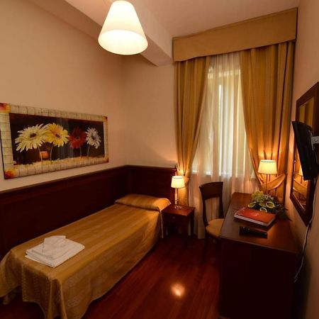 Albergo La Locanda Degli Apolidi Атена-Лукана Екстер'єр фото