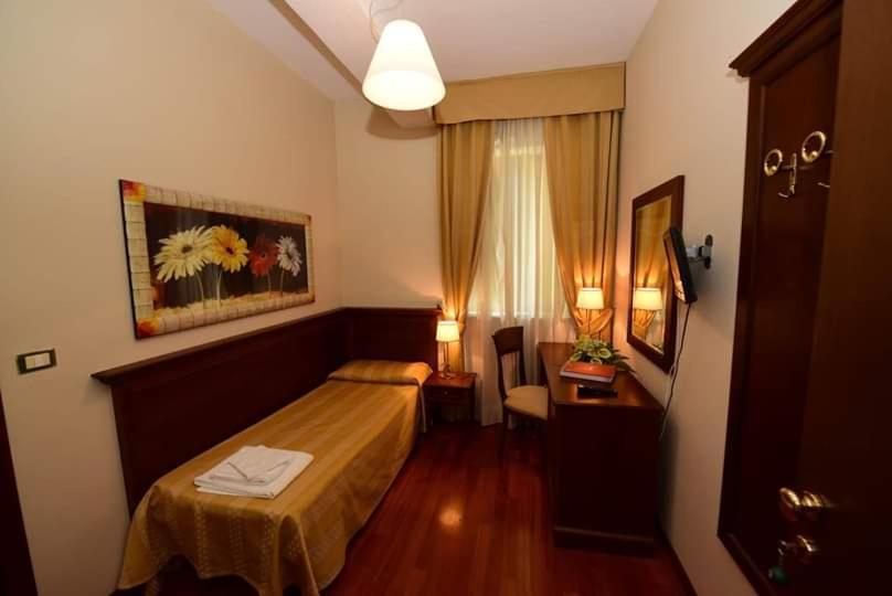 Albergo La Locanda Degli Apolidi Атена-Лукана Екстер'єр фото
