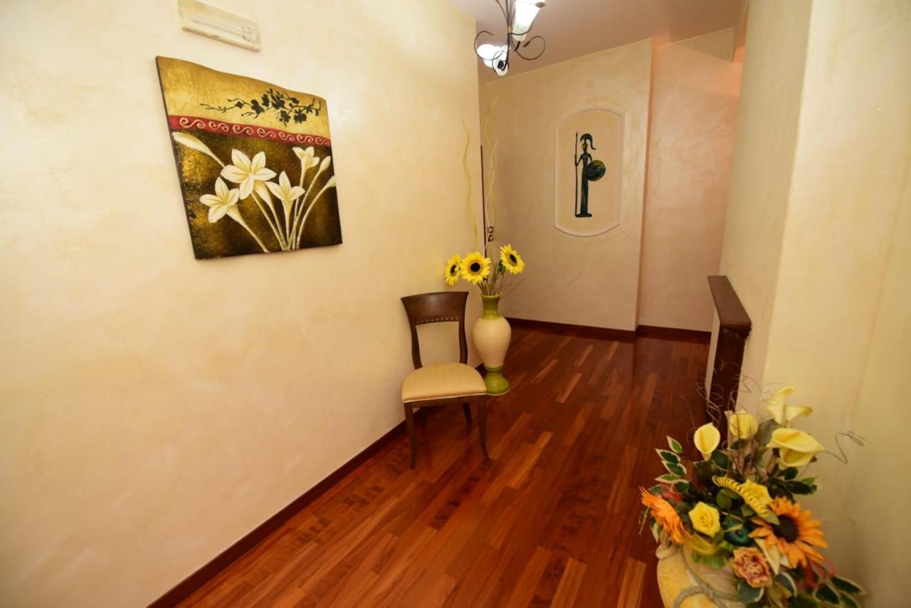 Albergo La Locanda Degli Apolidi Атена-Лукана Екстер'єр фото