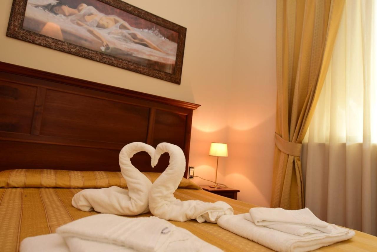 Albergo La Locanda Degli Apolidi Атена-Лукана Екстер'єр фото